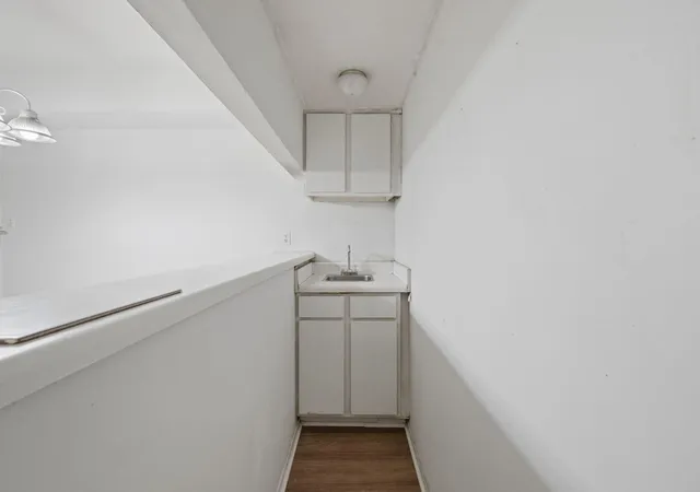 4th image of 4649 Wild Indigo St #337, Houston, TX 77027 | MLS# 73424284
