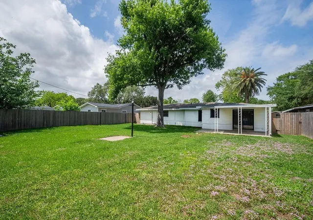 20th image of 525 20th Ave N, Texas City, TX 77590 | MLS# 54466665
