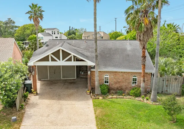 Photo 1 of Single family home for sale at 2413 Gerol Dr, Galveston, TX 77551 | MLS# 27994160 | Listing updated on 2026-06-30