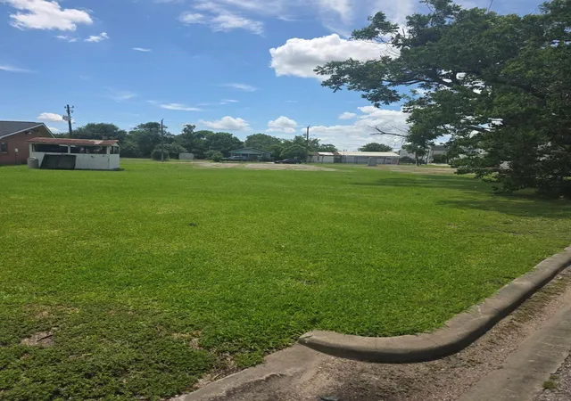 Photo 3 of Sale Pending at 0 N Main And St, Houston, TX 77009 | MLS# 67912005 | Listing updated on 2026-09-25