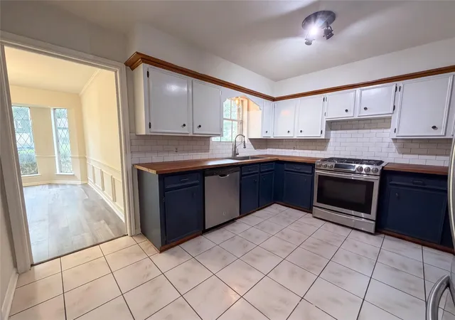 Photo 2 of Single family home for sale at 17518 Rustington Dr, Spring, TX 77379 | MLS# 35577915 | Listing updated on 2026-09-17