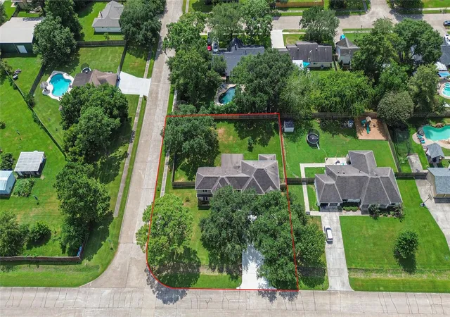 48th image of 705 Briarmeadow Ave, Friendswood, TX 77546 | MLS# 48069986