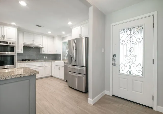 Photo 3 of Single family home for sale at 705 Briarmeadow Ave, Friendswood, TX 77546 | MLS# 48069986 | Listing updated on 2026-10-10