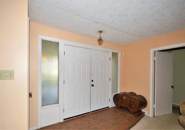 Photo 4 of Single family home for sale at 114 Lafayette Ln, League City, TX 77573 | MLS# 54272530 | Listing updated on 2026-02-09