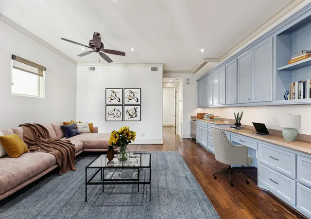 Photo 3 of Townhouse for sale at 5214 Calle Cordoba Pl, Houston, TX 77007 | MLS# 89915539 | Listing updated on 2026-08-15