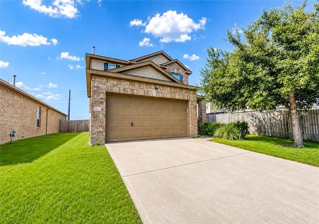 2nd image of 2615 Skyview Moon Dr, Houston, TX 77047 | MLS# 33455371