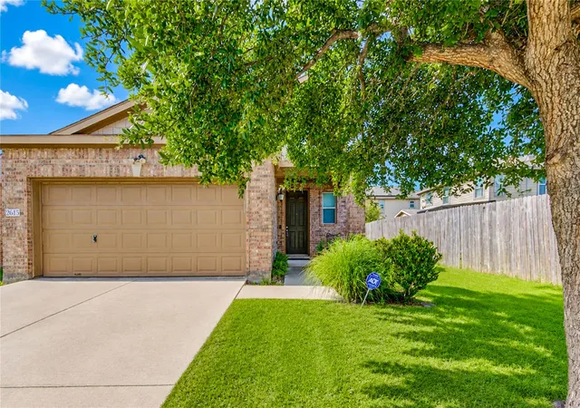 5th image of 2615 Skyview Moon Dr, Houston, TX 77047 | MLS# 33455371