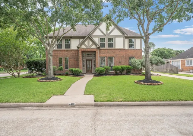 Photo 2 of Sale Pending at 7318 Starbridge Dr, Houston, TX 77095 | MLS# 38467996 | Listing updated on 2026-09-16