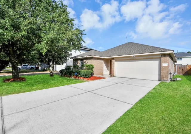 Photo 1 of Sale Pending at 2606 Tinas Terrace Dr, Houston, TX 77038 | MLS# 40301202 | Listing updated on 2026-09-22
