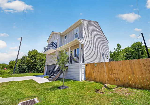 3rd image of 5016 Ricky St, Houston, TX 77033 | MLS# 88383435