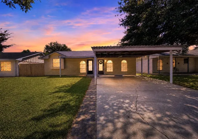 Photo 1 of Single family home for sale at 522 Hollyvale Dr, Houston, TX 77060 | MLS# 94603366 | Listing updated on 2026-09-12