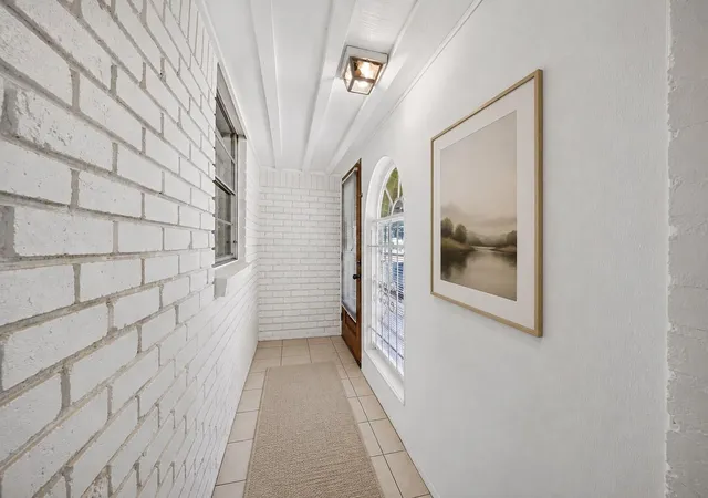 Photo 3 of Single family home for sale at 522 Hollyvale Dr, Houston, TX 77060 | MLS# 94603366 | Listing updated on 2026-09-12