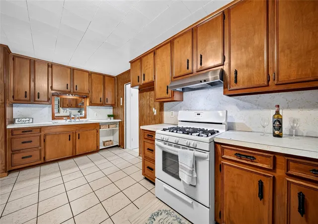 Photo 4 of Single family home for sale at 522 Hollyvale Dr, Houston, TX 77060 | MLS# 94603366 | Listing updated on 2026-09-12
