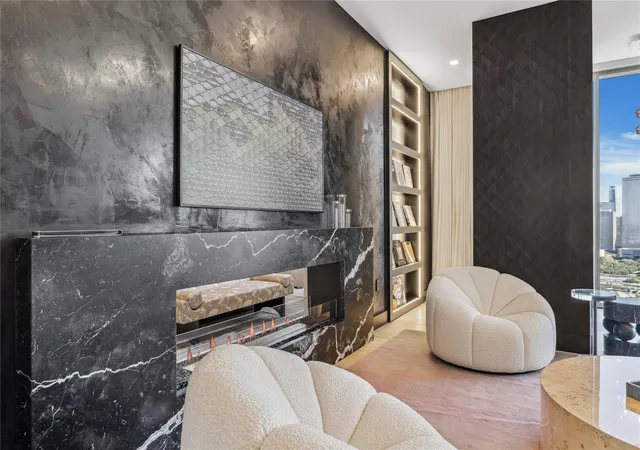 Photo 3 of Condo for sale at 1711 Allen Pkwy #2505, Houston, TX 77019 | MLS# 71641283 | Listing updated on 2026-09-12