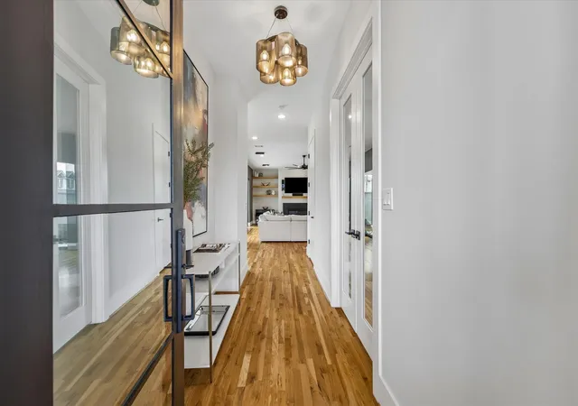 Photo 3 of Sale Pending at 2705 Julian St, Houston, TX 77009 | MLS# 48562004 | Listing updated on 2026-08-30
