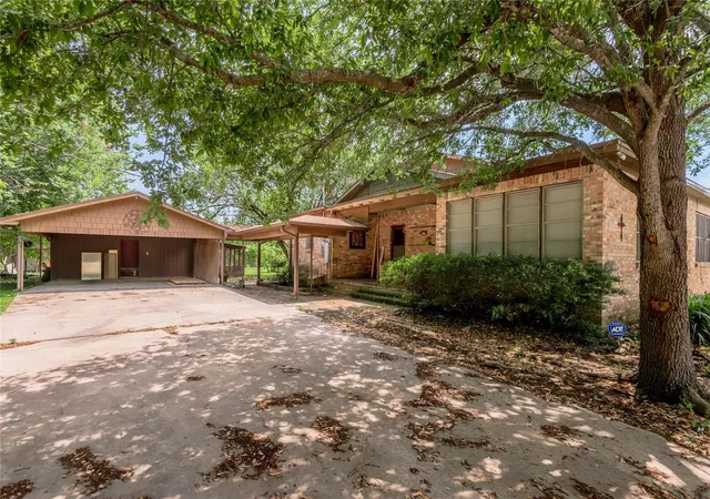 Homes for sale in Trinity, TX | 100 W Caroline St, Trinity, TX 75862 | MLS# 29642233