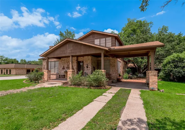 Homes for sale in Trinity, TX | 100 W Caroline St, Trinity, TX 75862 | MLS# 29642233
