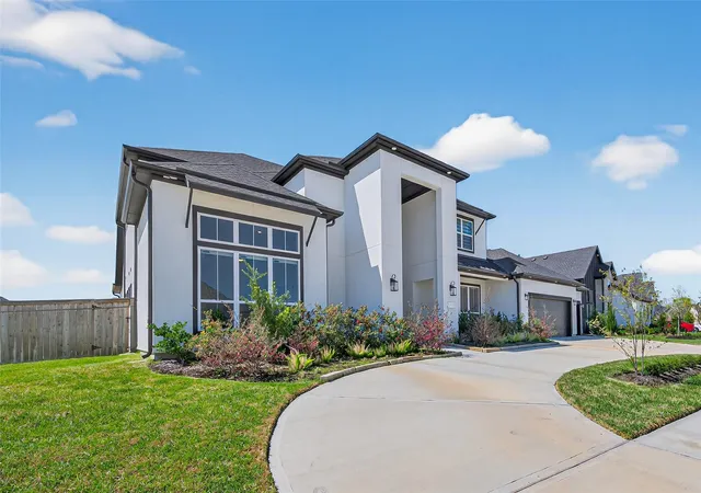 Photo 2 of Mansion for sale at 1303 Royal Knoll Ln, Missouri City, TX 77459 | MLS# 78103102 | Listing updated on 2026-08-25
