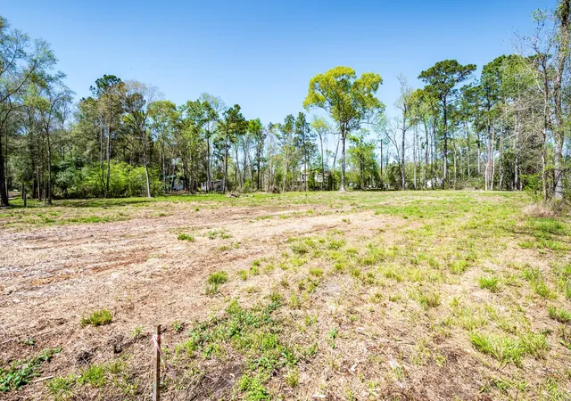 3rd image of 18 Thomas Ln, Huffman, TX 77336 | MLS# 24938849