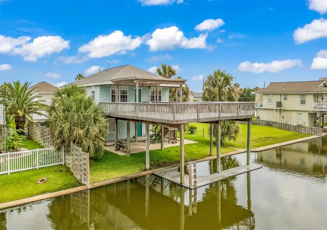 Photo 3 of Single family home for sale at 16526 Nassau Way, Galveston, TX 77554 | MLS# 44426775 | Listing updated on 2026-09-12