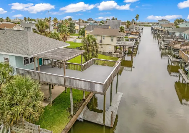 Photo 3 of Single family home for sale at 16526 Nassau Way, Galveston, TX 77554 | MLS# 44426775 | Listing updated on 2026-09-12