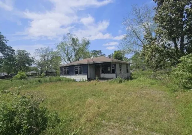 2nd image of 8303 Furray Rd, Houston, TX 77028 | MLS# 94770318