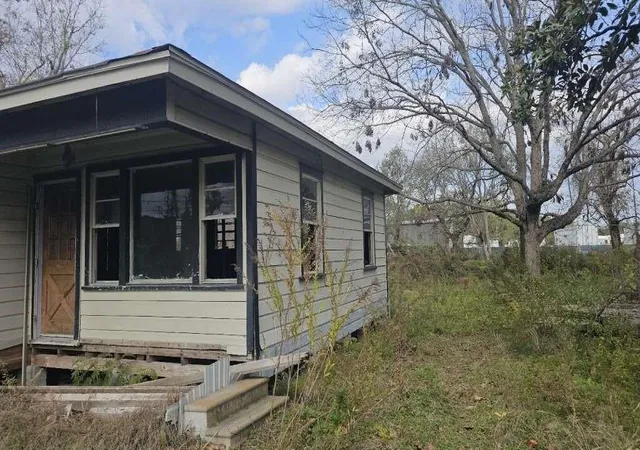 3rd image of 8303 Furray Rd, Houston, TX 77028 | MLS# 94770318