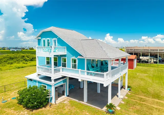 5th image of 981 Sea Spray Dr, Port Bolivar, TX 77650 | MLS# 44813952
