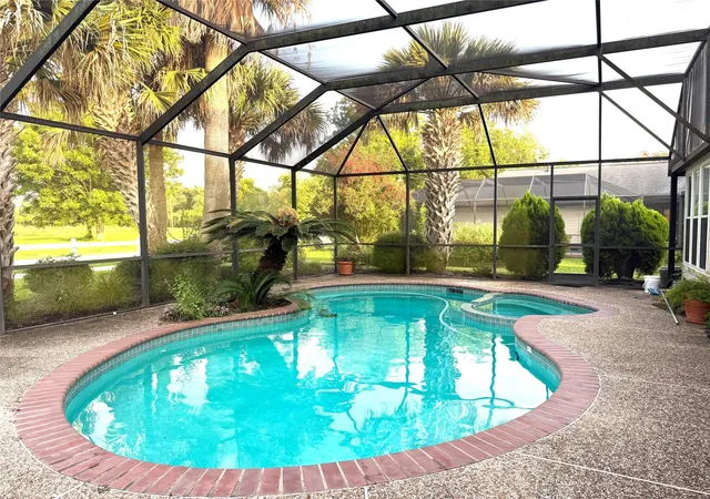 2nd image of 54 Southernwood Ct, Lake Jackson, TX 77566 | MLS# 10401522