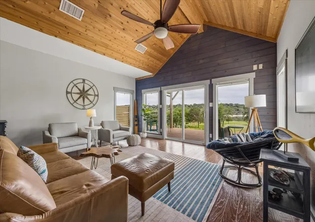 5th image of 511 Chimney Cove Dr, Marble Falls, TX 78654 | MLS# 21733270
