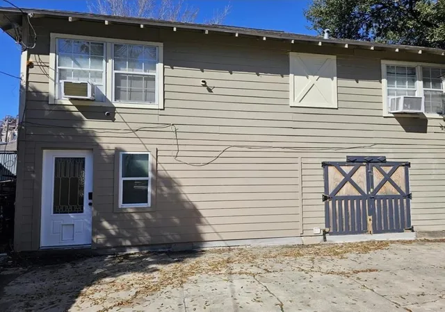 Photo 4 of Multi family home for sale at 410 Estelle St, Houston, TX 77003 | MLS# 54430878 | Listing updated on 2026-09-01
