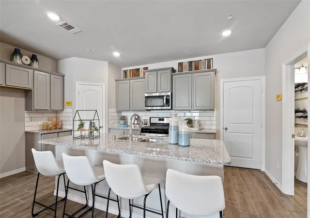 Photo 3 of Townhouse for sale at 2331 Seven Oaks Blvd #16, Tomball, TX 77375 | MLS# 74972225 | Listing updated on 2026-10-09