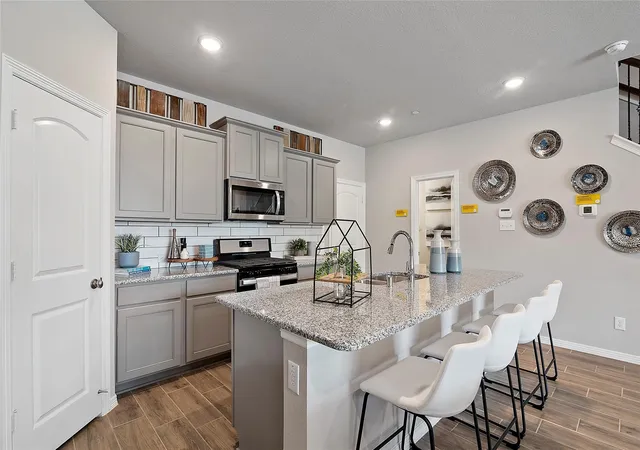 Photo 3 of Townhouse for sale at 2331 Seven Oaks Blvd #16, Tomball, TX 77375 | MLS# 74972225 | Listing updated on 2026-10-09