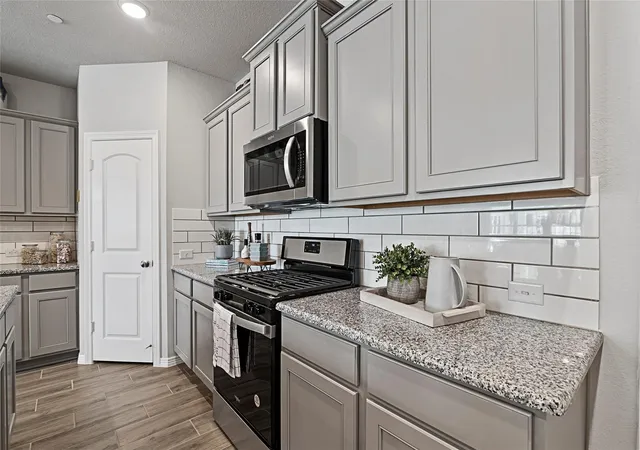 Photo 4 of Townhouse for sale at 2331 Seven Oaks Blvd #16, Tomball, TX 77375 | MLS# 74972225 | Listing updated on 2026-10-09