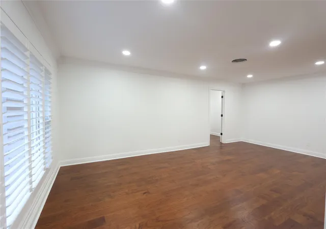 3rd image of 4839 Mcdermed Dr, Houston, TX 77035 | MLS# 48703433