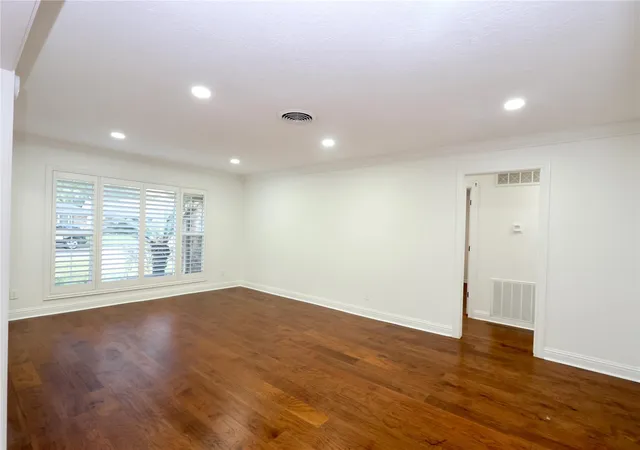 5th image of 4839 Mcdermed Dr, Houston, TX 77035 | MLS# 48703433