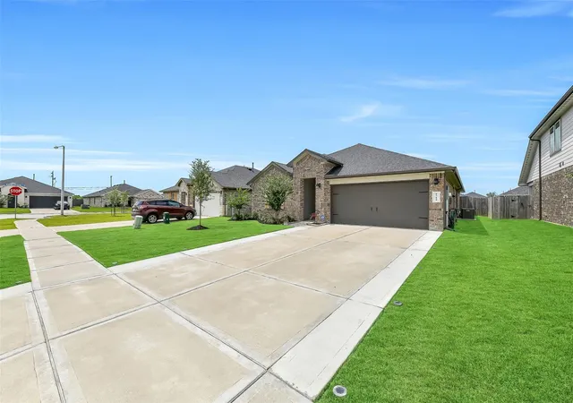 Photo 2 of Single family home for sale at 9714 Madison Ave, Texas City, TX 77591 | MLS# 11193105 | Listing updated on 2026-09-06