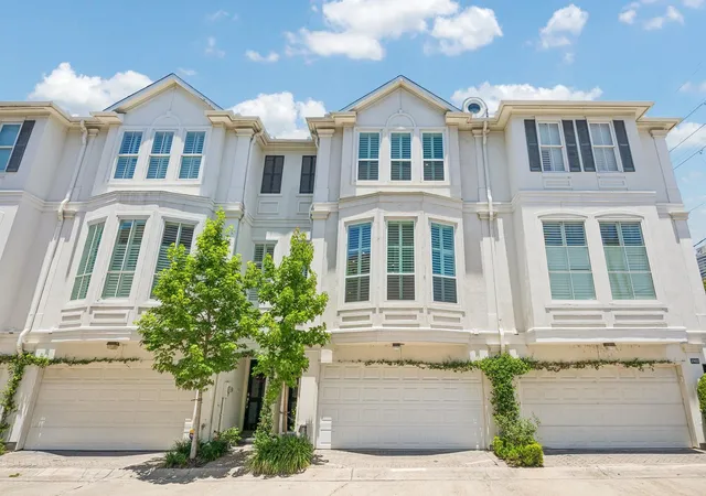 Photo 1 of Sale Pending at 1904 Greenwich Pl Dr, Houston, TX 77019 | MLS# 22189886 | Listing updated on 2026-09-12