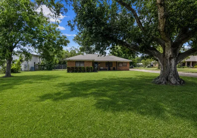 1st image of 2926 Beverly Rd, Pasadena, TX 77503 | MLS# 63194160