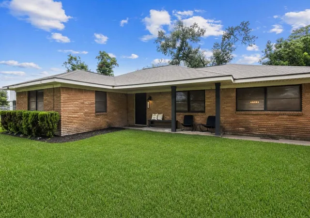 2nd image of 2926 Beverly Rd, Pasadena, TX 77503 | MLS# 63194160