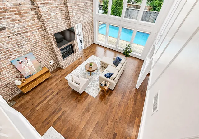Photo 3 of Single family home for sale at 926 Ivy Wall Dr, Houston, TX 77079 | MLS# 66853281 | Listing updated on 2026-09-22