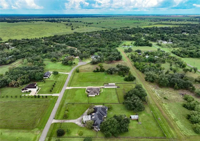 Photo 4 of Land for sale at 802 Comanche Trl Dr, Rosharon, TX 77583 | MLS# 39119519 | Listing updated on 2026-07-10