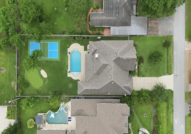 Photo 2 of Mansion for sale at 1510 Whispering Pines Dr, Houston, TX 77055 | MLS# 73707175 | Listing updated on 2026-09-19