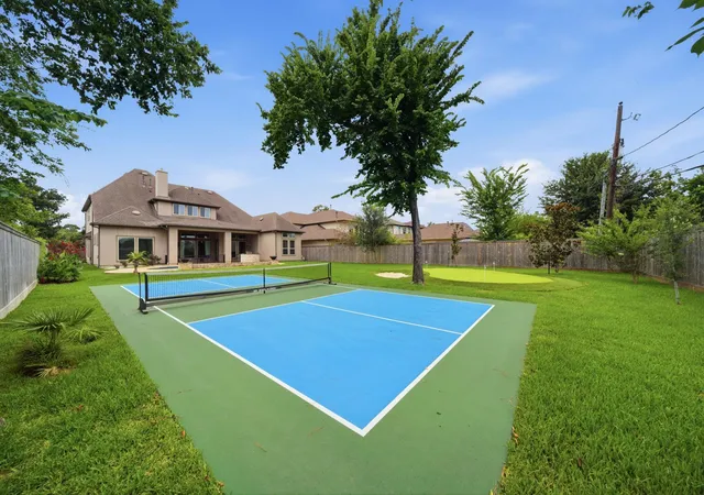 Photo 3 of Mansion for sale at 1510 Whispering Pines Dr, Houston, TX 77055 | MLS# 73707175 | Listing updated on 2026-09-19