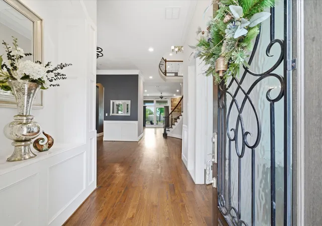 Photo 4 of Single family home for sale at 1510 Whispering Pines Dr, Houston, TX 77055 | MLS# 73707175 | Listing updated on 2026-09-19