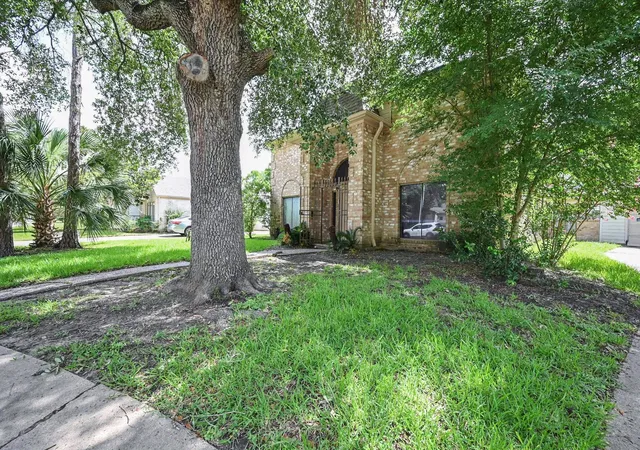 3rd image of 11811 Braesridge Dr, Houston, TX 77071 | MLS# 35023128