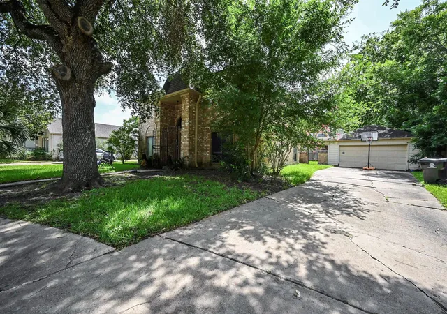 4th image of 11811 Braesridge Dr, Houston, TX 77071 | MLS# 35023128