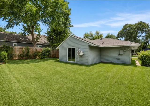 19th image of 5823 Lyndhurst Dr, Houston, TX 77033 | MLS# 37025408