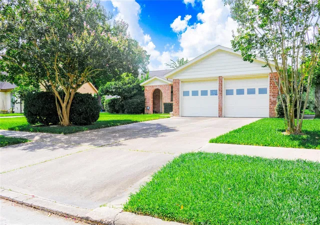 2nd image of 12231 Meadowdale Dr, Meadows Place, TX 77477 | MLS# 30069260