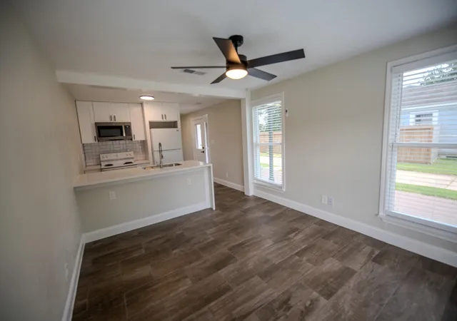 5th image of 1225 Dutch St, Deer Park, TX 77536 | MLS# 38973278